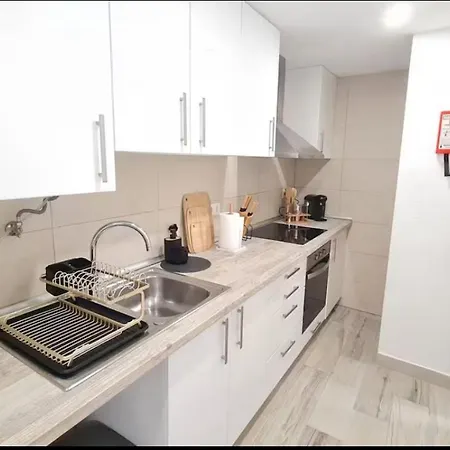 Apartment 2 Bed Unit In Alfama Lissabon